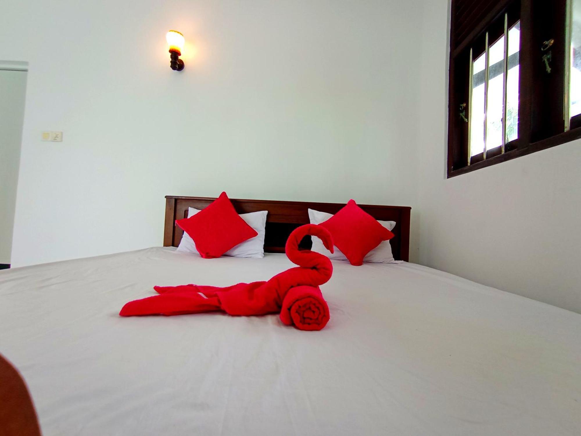 Hotel Blue Waves Ocean Mirissa Zewnętrze zdjęcie